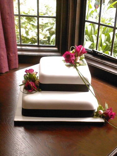2 Tier Square Wedding Cake With Fresh Flowers