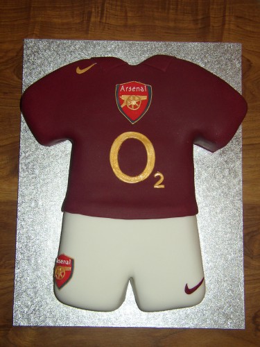 Arsenal Football Strip Birthday Cake