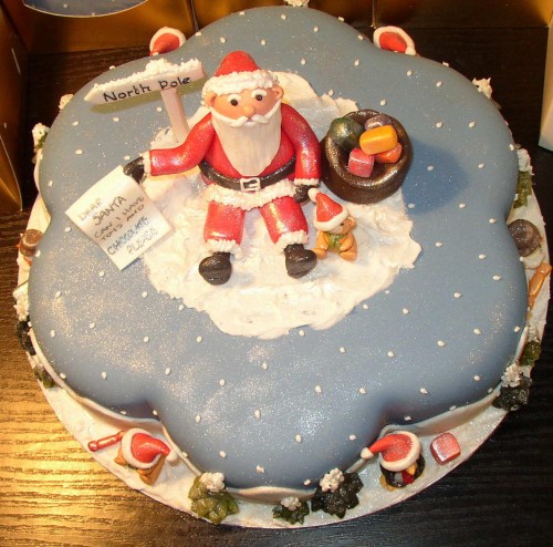 Petal Shape Novelty Christmas Cake With Santa