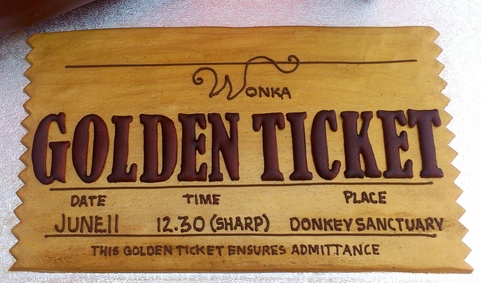 Willy Wonka Chocolate Bar w/Golden Ticket (Chocolate Included) (1 bar  w/Order)