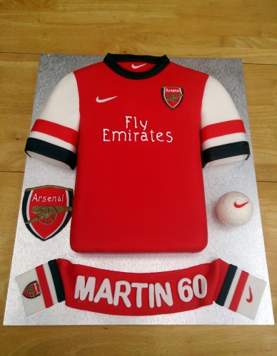 Arsenal football shirt and scarf novelty birthday cake