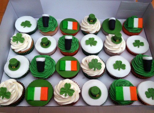 st patrick's day themed novelty cupcakes