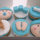 baby shower cupcakes