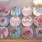 shabby chic style birthday cupcakes