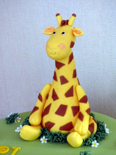 giraffe themed birthday cake