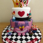 alice-in-wonderland-2-tier-birthday-cake