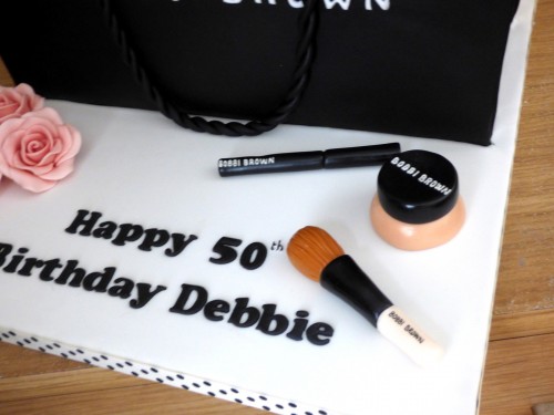 bobbi-brown-bag-and-make-up-birthday-cake