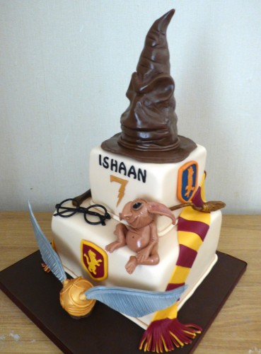 harry-potter-themed-2-tier-birthday-cake