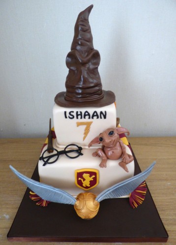 harry-potter-themed-2-tier-birthday-cake