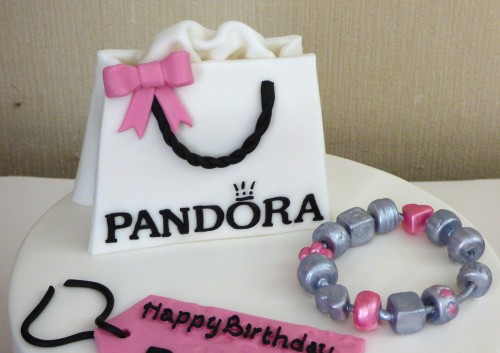pandora-bracelet-themed-birthday-cake