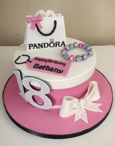 pandora-bracelet-themed-birthday-cake