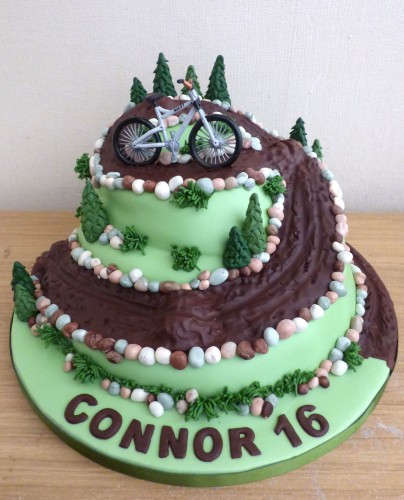 rugged-mountain-bike-track-birthday-cake