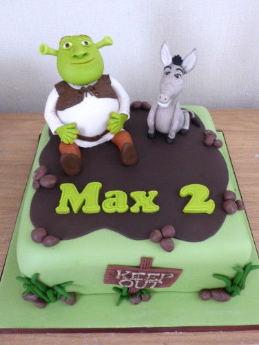 shrek-and-donkey-birthday-cake