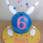 ten-pin-bowling-themed-birthday-cake