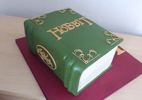 the-hobbit-book-birthday-cake