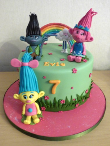 trolls-themed-birthday-cake