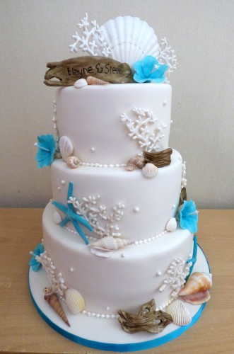 3-tier-beach-turquoise-themed-wedding-cake