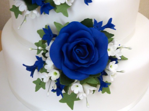 3-tier-blue-rose-and-white-wedding-cake
