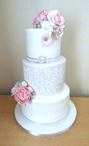 3-tier-vintage-wedding-cake