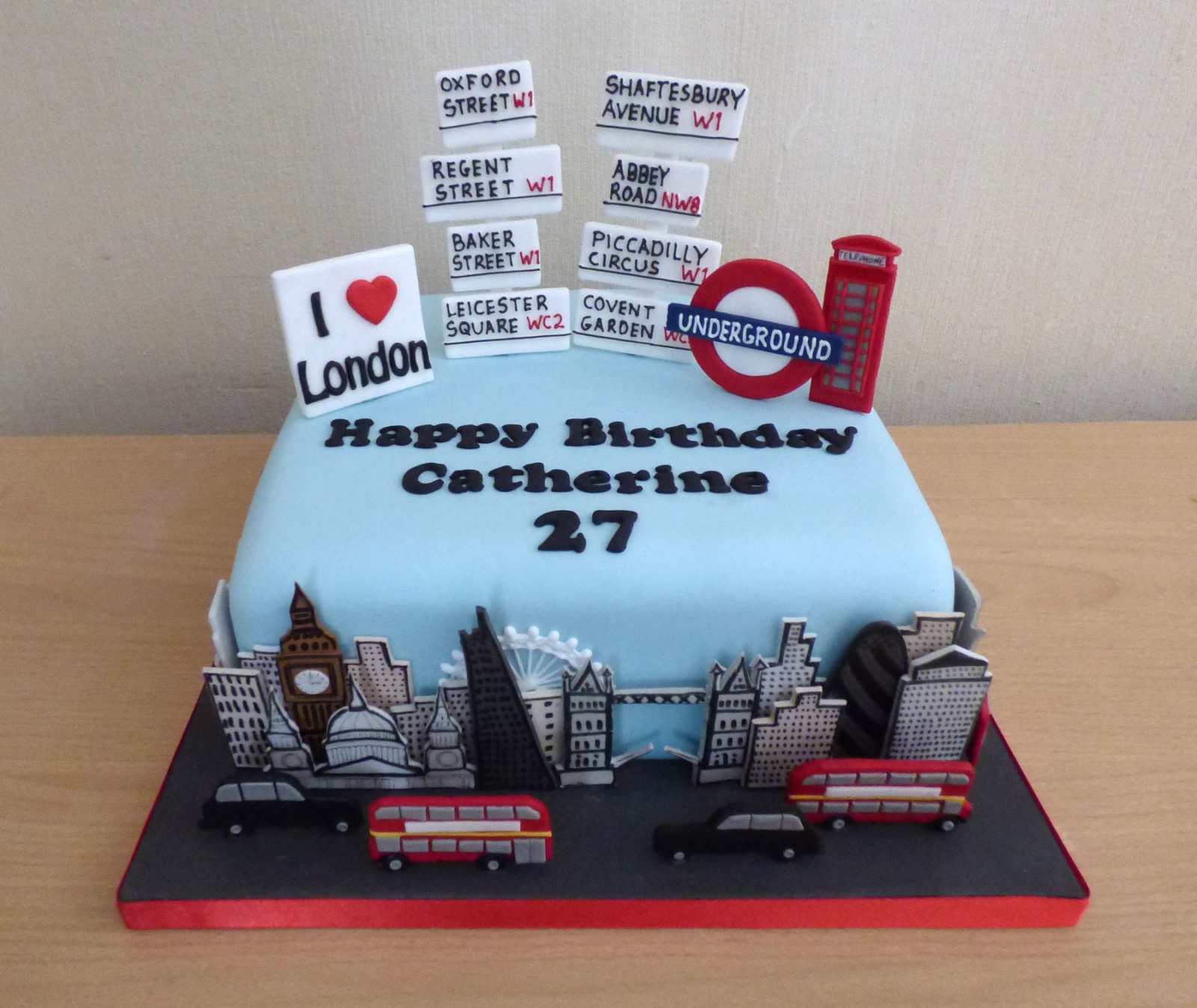 I Love London Themed Birthday Cake | Susie's Cakes