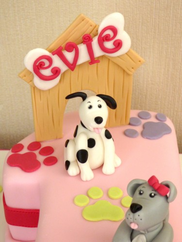 dog-themed-1st-birthday-cake