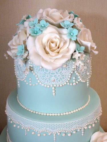 3-tier-elegant-lace-wedding-cake