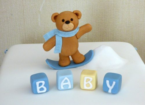 baby-shower-cake-for-a-boy-snowboarding-bear-