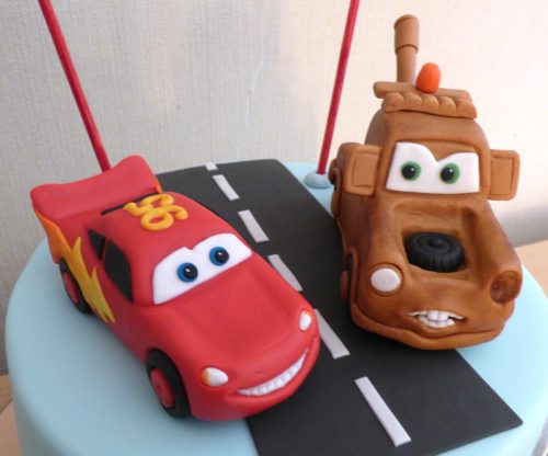 disney-pixar-cars-themed-birthday-cake-lightning-mcqueen-mater