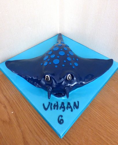 manta-ray-birthday-cake