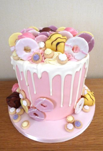 fondant-fancies-and-party-rings-drip-cake