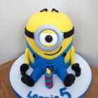 one-eyed-minion-birthday-cake