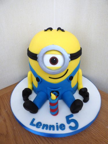 one-eyed-minion-birthday-cake