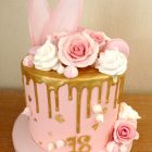 pretty-pink-and-gold-drip-cake