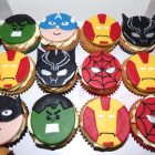 superheroes-themed-cupcakes