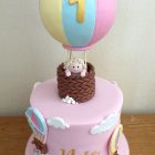 cute-hot-air-balloon-birthday-cake