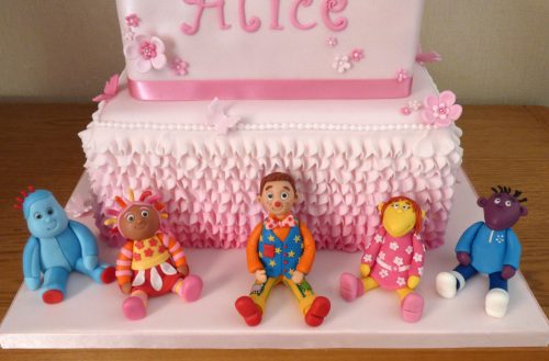 2-tier-alice-in-wonderland-multi-themed-birthday-cake-fondant-iggle-piggle-upsey-daisy-mr-tumble-tweenies-fizz-milo-dorset-detail