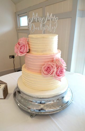 3-tier-buttercream-textured-wedding-cake