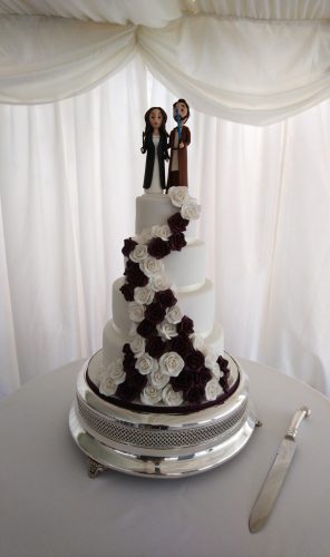 4-tier-cascading-rose-reveal-wedding-cake-star-wars-harry-potter