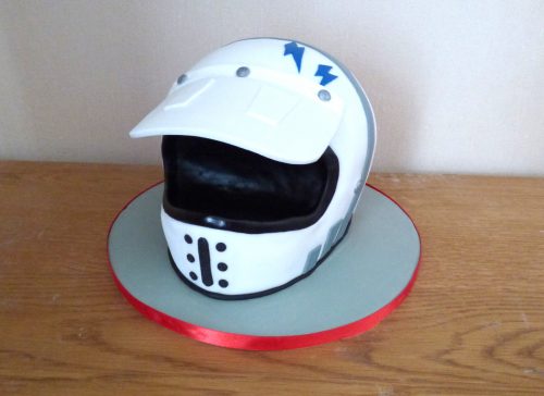 super-hunky-motocross-helmet-birthday-cake