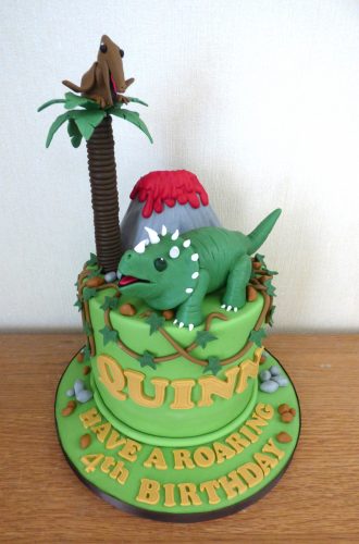 triceratops-dinosaur-pterodactyl-birthday-cake