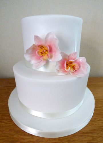 2-tier-moth-orchid-wedding-cake