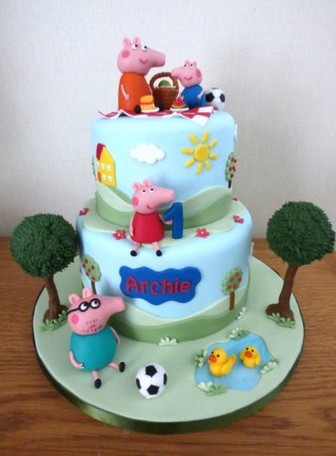 2-tier-peppa-pig-family-picnic-birthday-cake