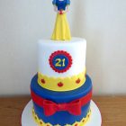 2-tier-snow-white-inspired-birthday-cake