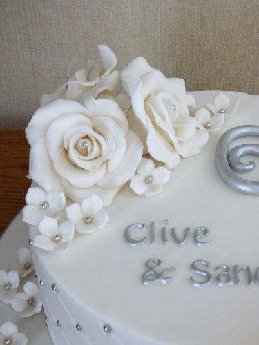 simple-60th-wedding-anniversary-cake