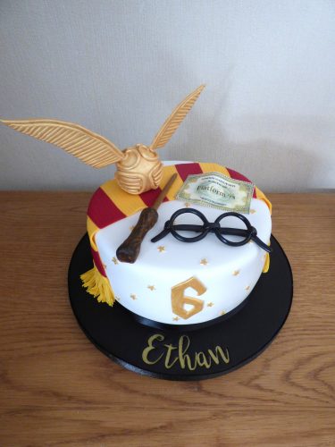 simple-harry-potter-themed-birthday-cake